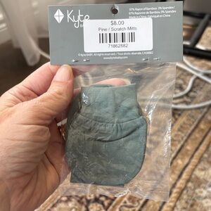 Kyte BABY Pine Scratch Mitts